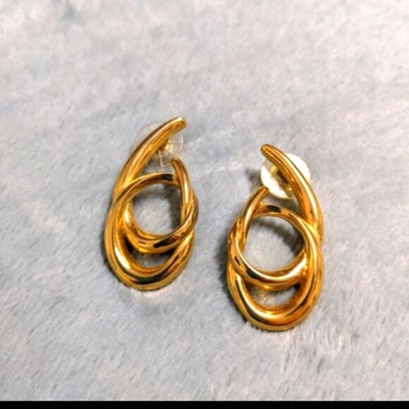 Vintage Crown Trifari Goldtone Double Loop Pierced Earrings - Picture 7 of 8